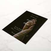 モノクロの猶予：ブラック、グレーの結婚式招待状 箔招待状 (回転した状態)