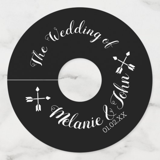 モノクロの矢印ウェディングロゴ - カップルの名前 ワイングラスタグ (正面)