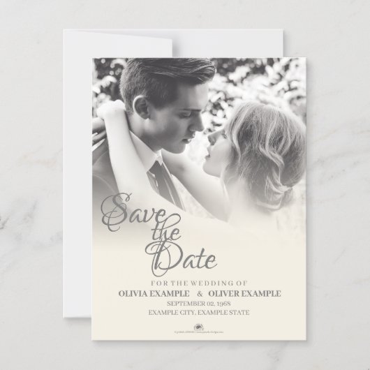 モノクロの結婚式のカップルがキスをしている マグネット招待状 (正面)
