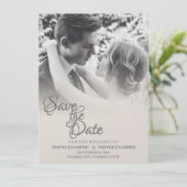 モノクロの結婚式のカップルがキスをしている 招待状 (スタンド正面)