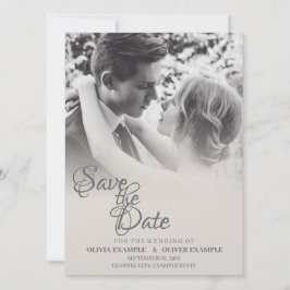 モノクロの結婚式のカップルがキスをしている 招待状