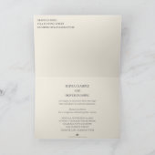 モノクロの結婚式のカップルがキスをしている 招待状 (内部)