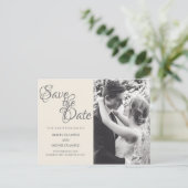 モノクロの結婚式のカップルがキスをしている 案内ポストカード (スタンド正面)