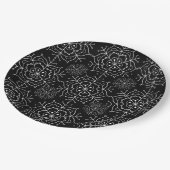 モノクロの雪の結晶がデザインされたクリスマス ペーパープレート (アングル)