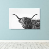 モノクロの頑丈な高地の牛 キャンバスプリント (インサイチュ (ウッドフロア))