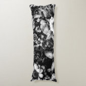 モノクロアンティークフローラ（蝶あり） ボディピロー (正面縦)
