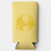 モノクロクールイエロートレンディースクリプトモノグラムビール スリム缶クーラー (正面)