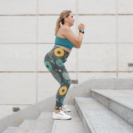 モノクロストライプのサーキュラ レギンス