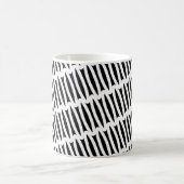 モノクロストライプのホワイトとブラック コーヒーマグカップ (中央)