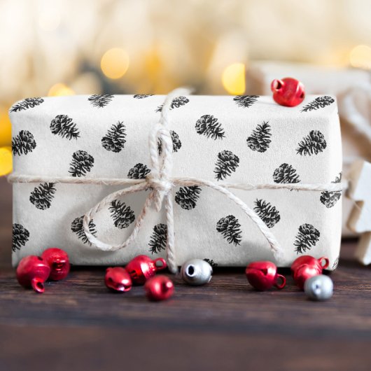 モノクロマツの木の実の上品なクリスマス ラッピングペーパー