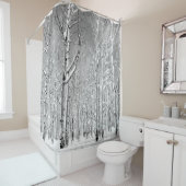 モノクロームにそびえる《植物》アスペンの冬の雪の木 シャワーカーテン (インサイチュ)