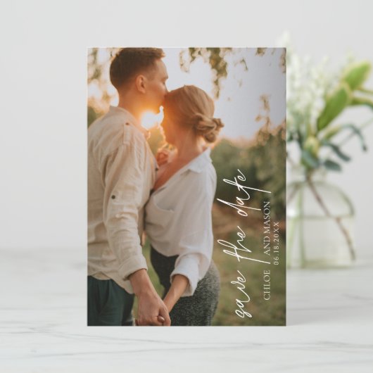 モノクロ写真でエレガントな結婚式 セーブザデート (スタンド正面)