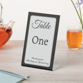 モノクロ結婚カスタマイズ可能なテーブルの場所の標識 台座サイン