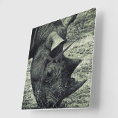 モノクロ黒いサイの牧草を食べること、グランジ スクエア壁時計 (傾斜)