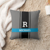 モノグラはっきりしたムと名前、ブルーグレーとブラックのストライプ クッション (ブランケット)