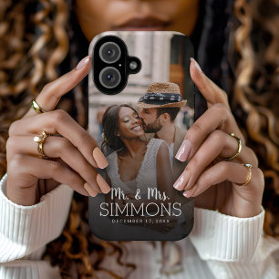 モノグラパーソナライズされたム夫妻の写結婚真 iPhone 16ケース