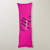 モノグラミニマルムモダンイニシャル名hot pink ボディピロー (裏面 (縦))