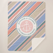 モノグラムいかりトレンディーストライプズピンク航海のビーチ シェルパブランケット (正面)