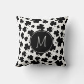 モノグラムが付いているおもしろいの黒く及び白いシャムロックパターン クッション (裏面)