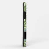 モノグラムが付いているかわいらしく暗いオリーブ色及び白のダマスク織 Case-Mate iPhoneケース (裏面/右)