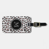 モノグラムが付いているピンクの黒いヒョウのアニマルプリント ラゲッジタグ (正面横)