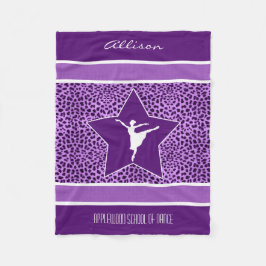 モノグラムが付いている紫色のチータのプリントのダンサー フリースブランケット