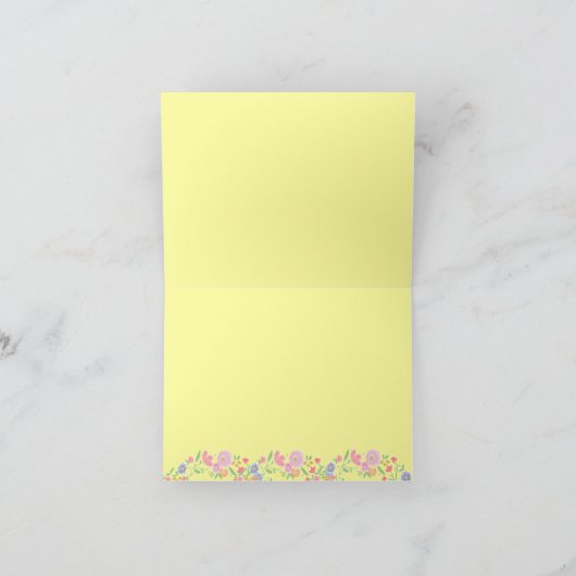 モノグラムが付いている黄色い花のリース ノートカード (内部)