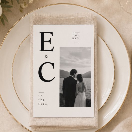 モノグラムが映える結婚式の予告状カード セーブザデート