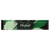 モノグラムで緑の名前のブラシストロークの色合い デスクネームプレート (正面)