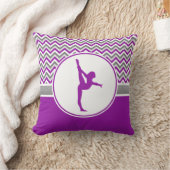 モノグラムとのシェブロンの紫色のストライプな体操 クッション (ブランケット)