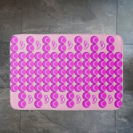 モノグラムとトレンディースタイルのピンクのレトロパターン バスマット