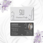 モノグラムと写真華美を含む明るいダークグレー 名刺