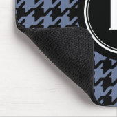 モノグラムと千鳥格子のな粋でクラシックなブルーグレー マウスパッド (コーナー)