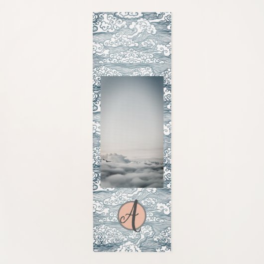 モノグラムと雲パターンのヨガマット ヨガマット (正面)