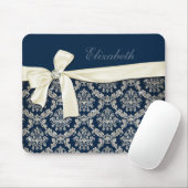 モノグラムのなエレガントで青い銀製のダマスク織のダイヤモンドの弓 マウスパッド (マウス)