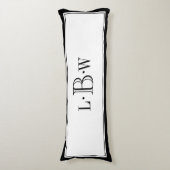 モノグラムのなクラシックで黒いボーダー ボディピロー (正面縦)