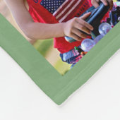 モノグラムのなパーソナライズなセージグリーンの写真のコラージュ フリースブランケット (角)