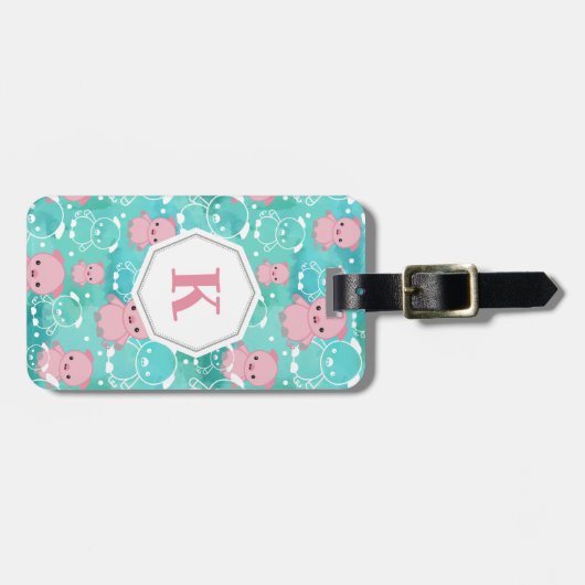 モノグラムのな沢山のブタ- ラゲッジタグ (正面横)