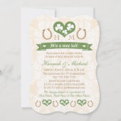 モノグラムのな蹄鉄のシャムロックはベビーシャワーをつなぎます 招待状 (正面)