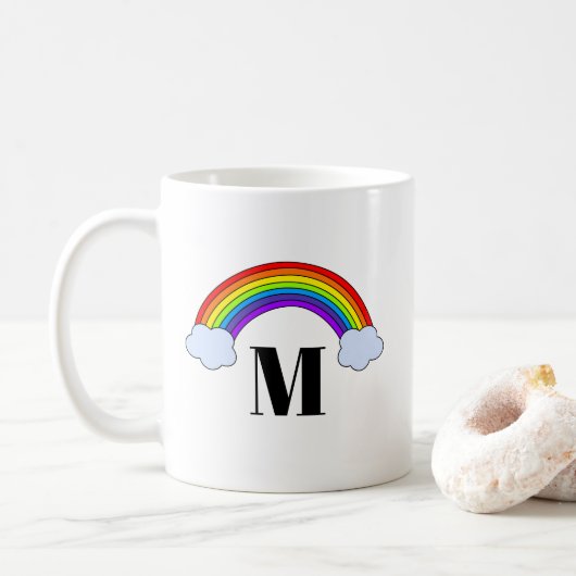 モノグラムのイニシャルが付いている虹 コーヒーマグカップ (ドーナツ)