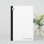 モノグラムのカスタマイズ可能で黒い文房具 便箋 (スタンド正面)