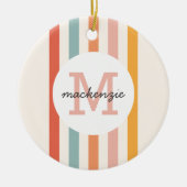 モノグラムのカラフルストライプレトロパーソナライズされた セラミックオーナメント (正面)