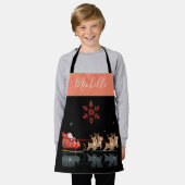 モノグラムのクリスマスと新年おめでとう!ギフトサンタ エプロン (着用した状態)