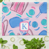 モノグラムのピックボール名門私立校風のピンク キッチンタオル (折り畳み)