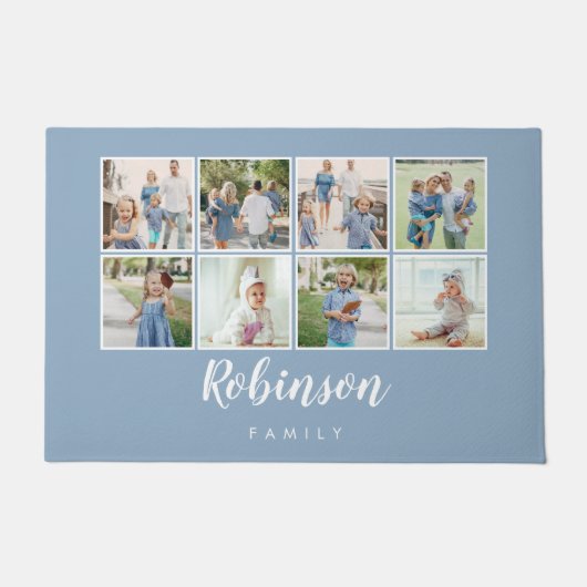 モノグラムのフォトファミリーコラージュ淡い青 ドアマット (正面)