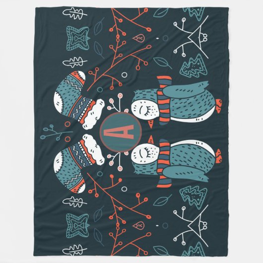 モノグラムのフォークアートクリスマスブルーレッドフールズツリー フリースブランケット (正面)