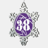 モノグラムの紫色のバレーボールのオーナメント スノーフレークピューターオーナメント (右)