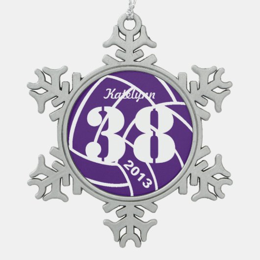 モノグラムの紫色のバレーボールのオーナメント スノーフレークピューターオーナメント (正面)