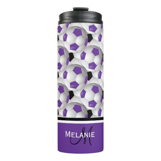モノグラムの紫色の黒いサッカーボールパターン タンブラー (正面)