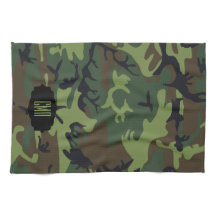 モノグラムの緑のカムフラージュパターン